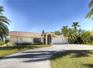 7240 Lake Dr, Fort Myers, FL 33908