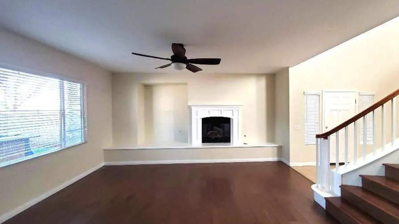 27855 Alta Vista Ave — Photo 2