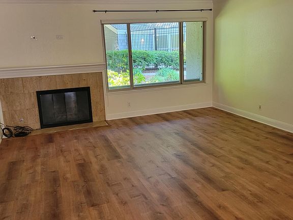 3rd image of 1013 Cumberland Pl