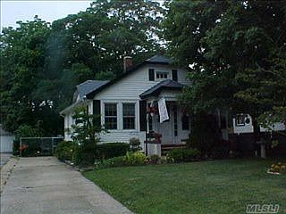 1st image of 36 Roosevelt Ave