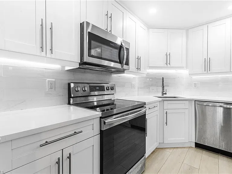 5 Bluebill Ave #209 — Photo 8