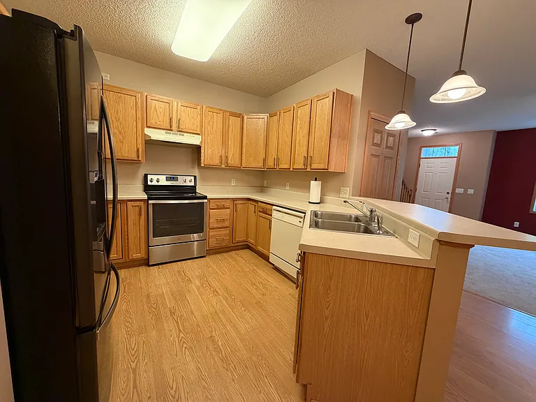 11007 Oak Grove Cir #B — Photo 3