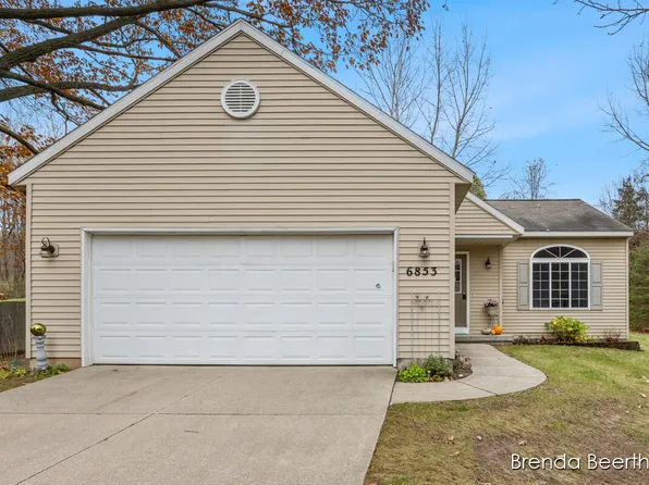 6853 Whispering Forest Dr NE, Cedar Springs, MI 49319