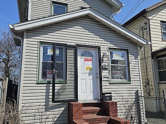 2nd image of 8951 121st St