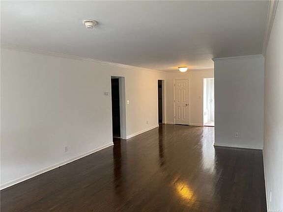 5th image of 452 Dawson Ln