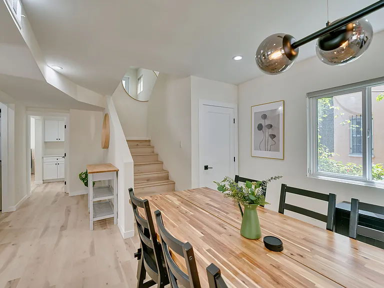 9042 Phyllis Ave #A — Photo 16