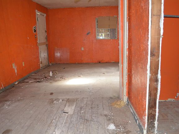 5th image of 1200 SW 22nd St