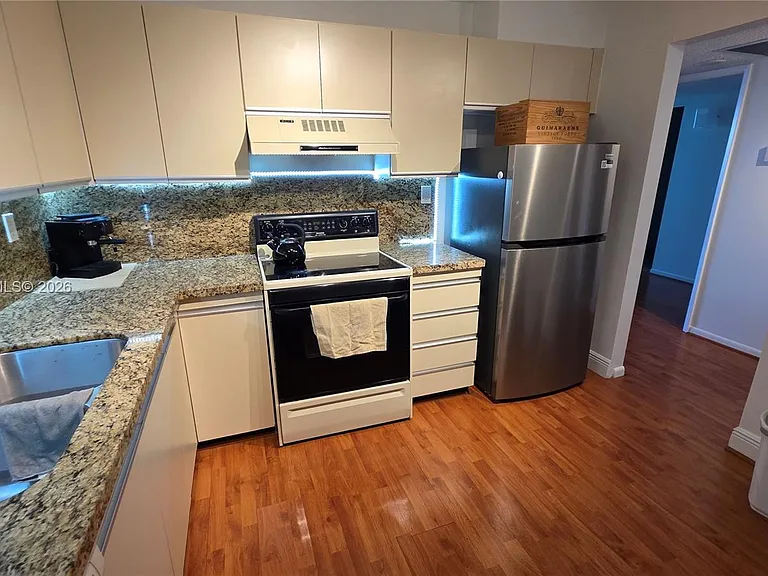 18151 NE 31st Ct #908 — Photo 21