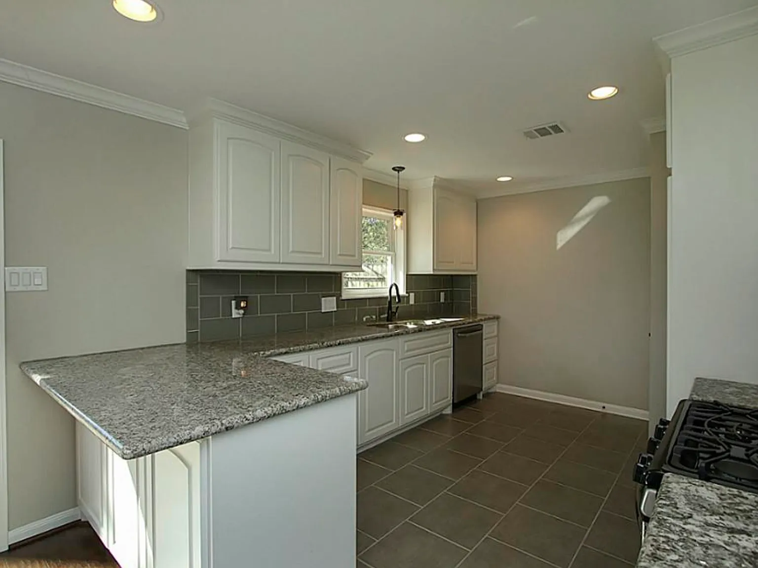 3 bed, 1501 sqft, $2,250 — Photo 2