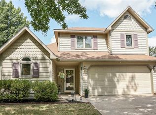 2717 Fenwick Rd, Lawrence, KS 66046