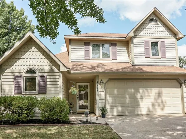 2717 Fenwick Rd, Lawrence, KS 66046