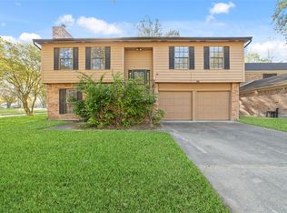 8426 Laurel Trails Dr, Houston, TX 77095