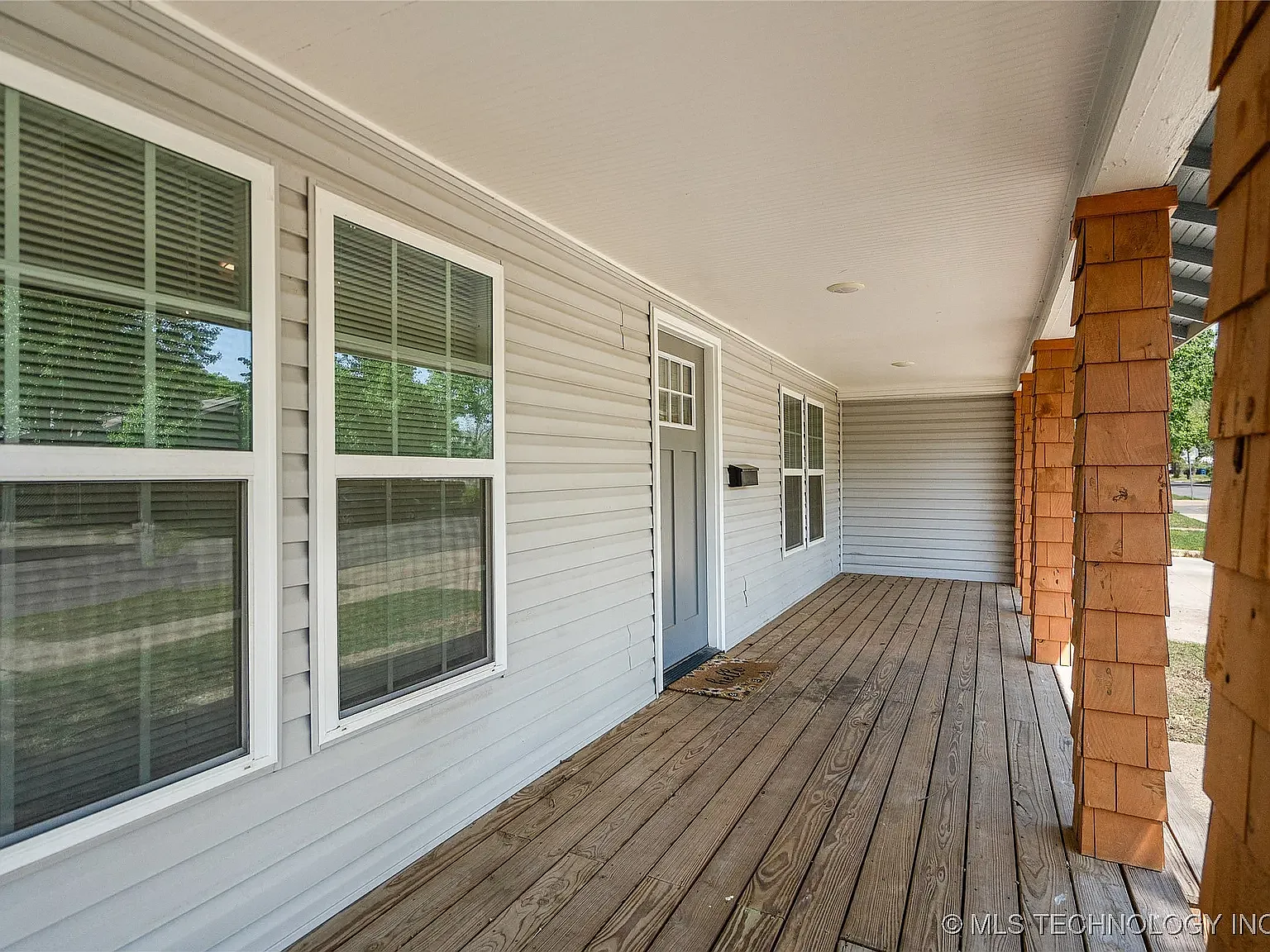 3 bed, 1400 sqft, $1,900 — Photo 2