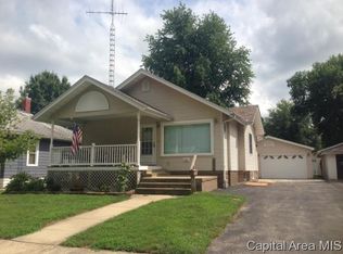 516 E Elm St, Taylorville, IL 62568
