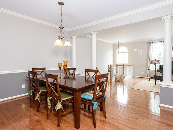 4th image of 234 Yorktown Ct