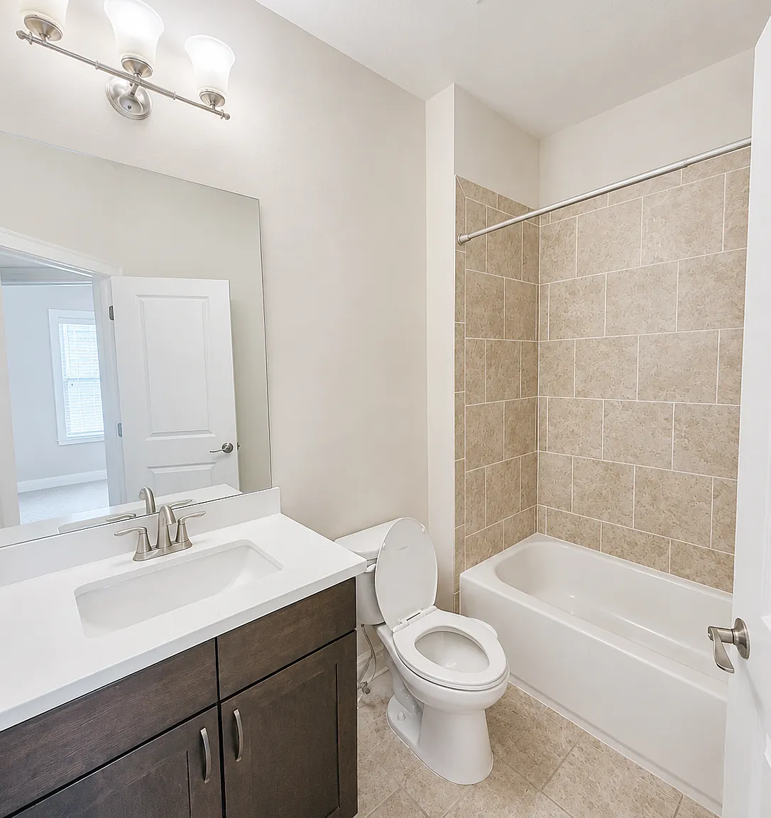 4 bed, 3.5 bath, 2400 sqft, $3,100 — Photo 4