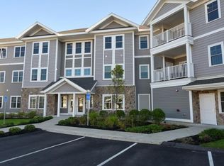 4 Longwood Ln UNIT 206, Hanover, MA 02339