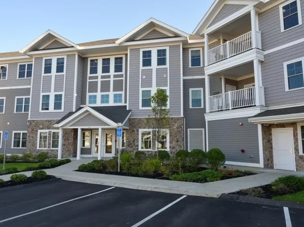 4 Longwood Ln Unit 206, Hanover, MA 02339