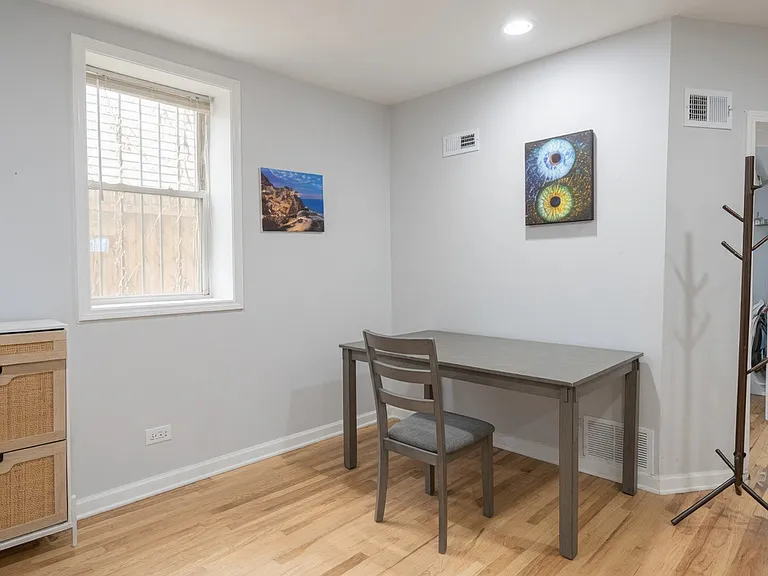 958 N Wolcott Ave #1R — Photo 7