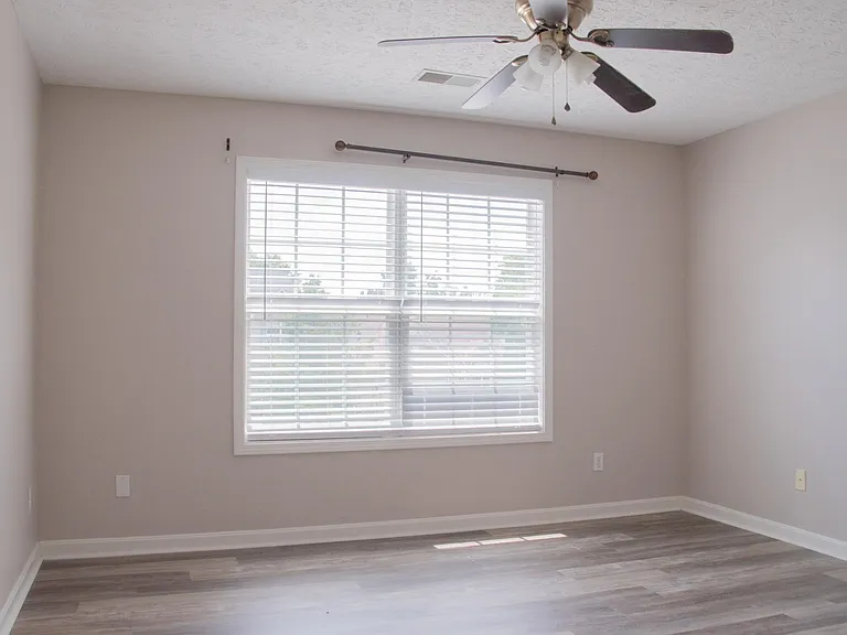 10705 Elkington Ln — Photo 17