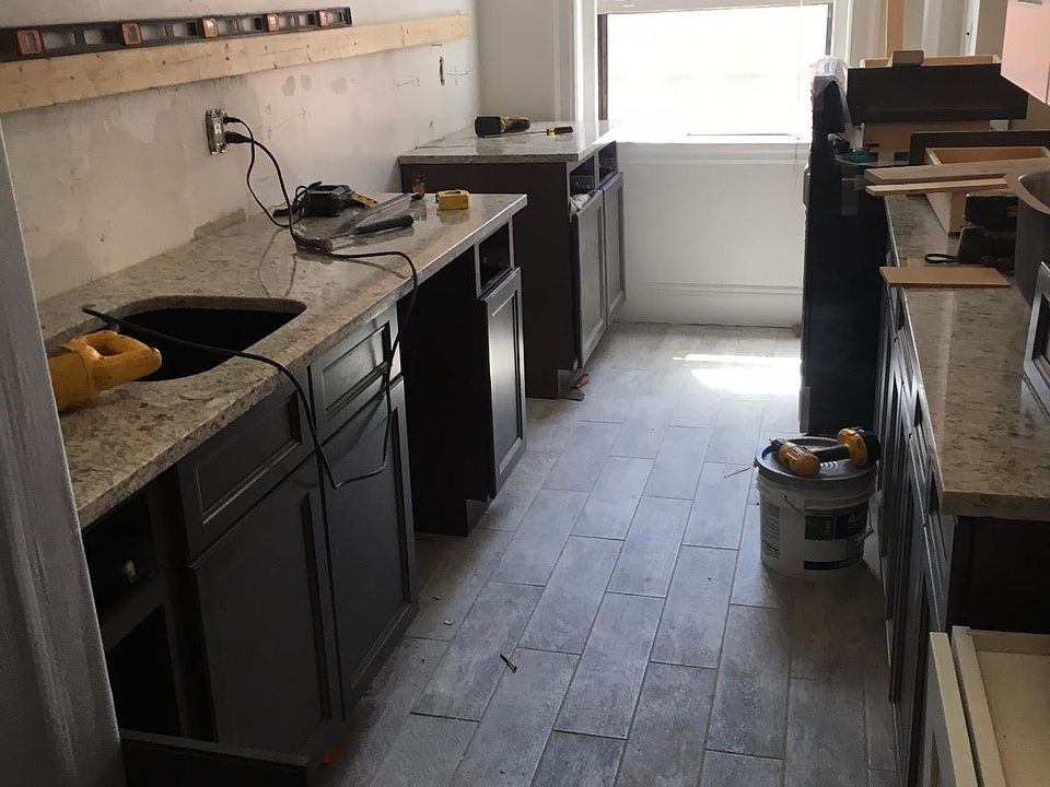 2nd image of 10 Marlborough St #2C