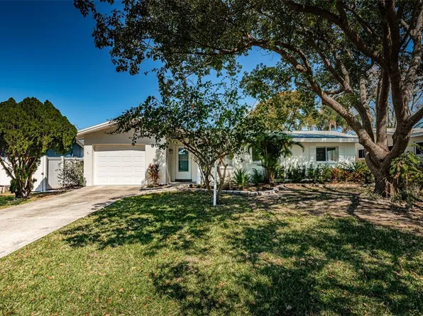 90 Avon Dr #L, Safety Harbor, FL 34695
