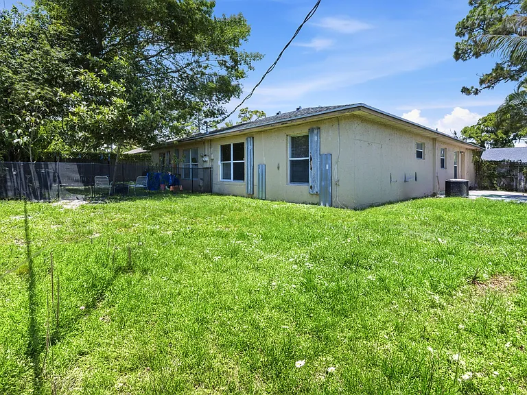 6088 Heather St — Photo 18