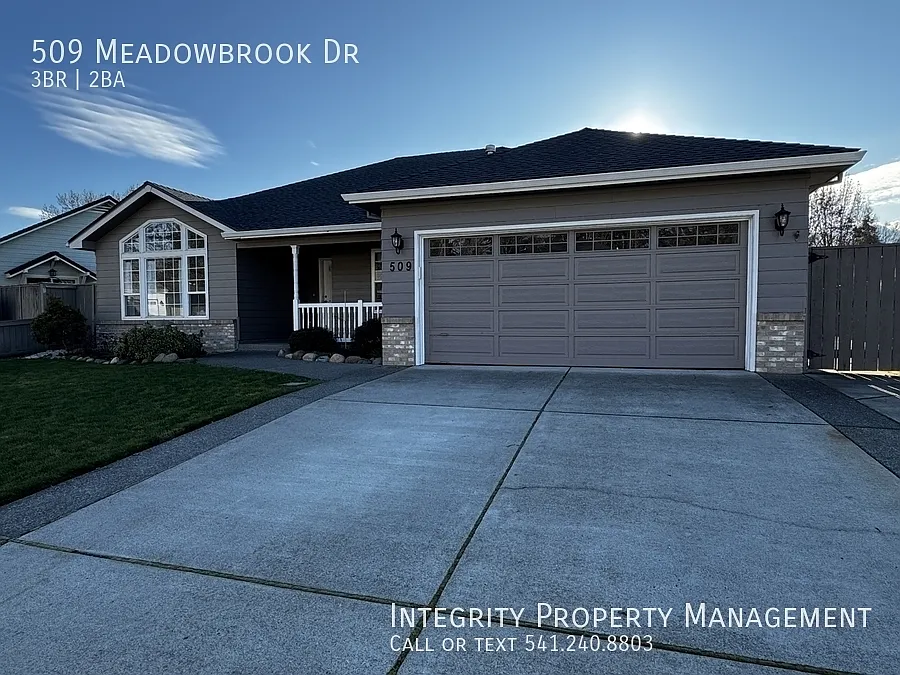 3 bed, 1641 sqft, $2,300 — Photo 3