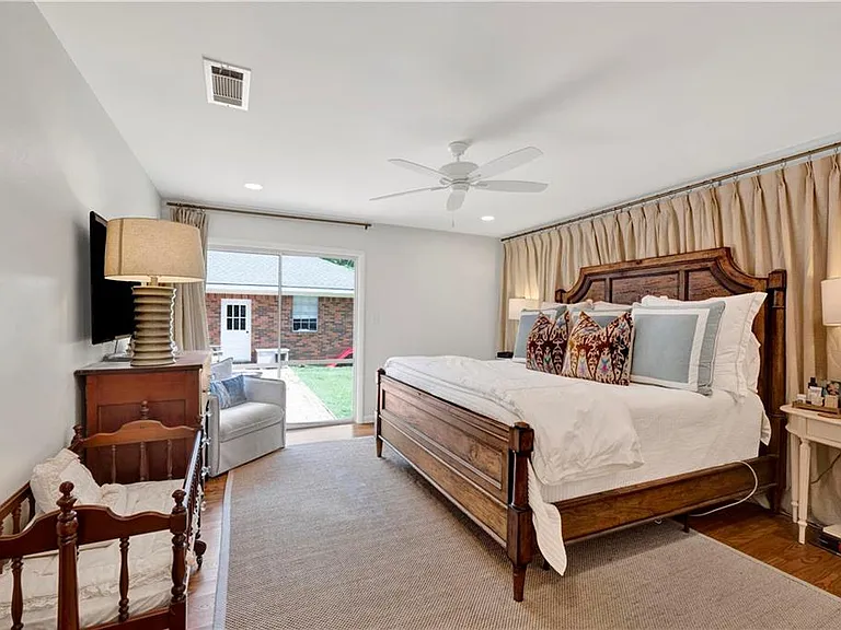 8960 Morphy Ave — Photo 31
