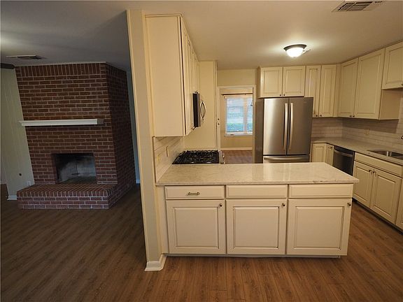 5th image of 8609 Melshire Dr