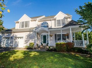 68 Lazarus Dr, Ledgewood, NJ 07852