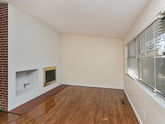 4th image of 2153 Sweet Briar Ln
