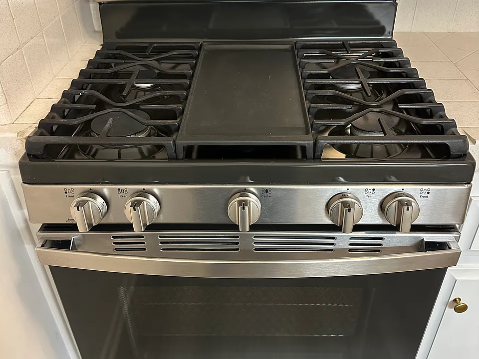 Newer (2 years old) Gas Stove and Oven.