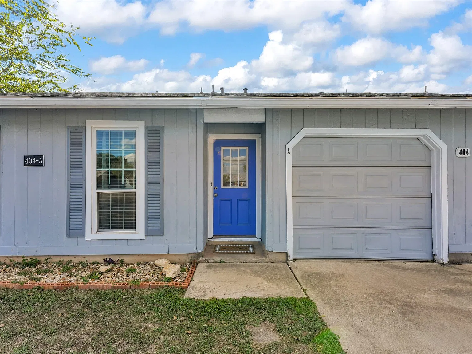 2 bed, 2.0 bath, 2468 sqft, $1,445 — Photo 3