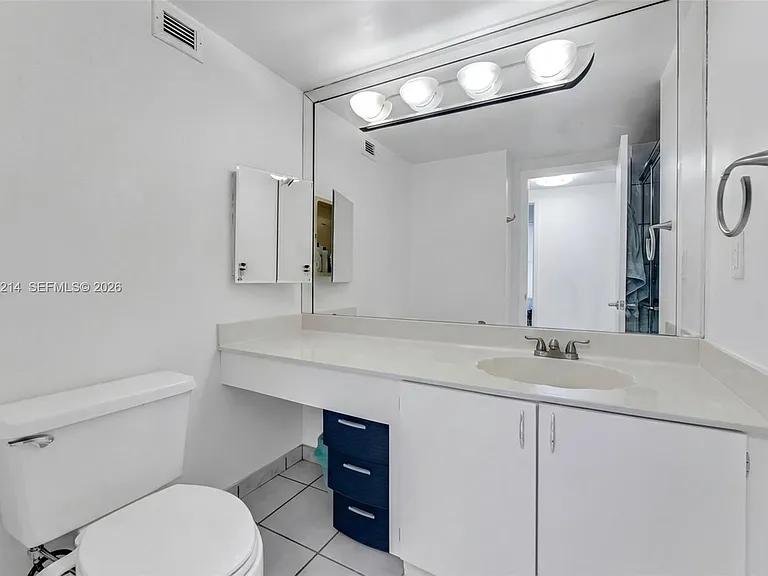 2500 Parkview Dr #1418 — Photo 16