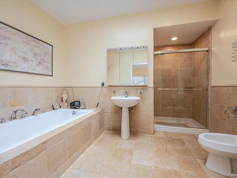 1701 Bay Blvd — Photo 18