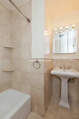 Rented by Mirador Real Estate | media 17