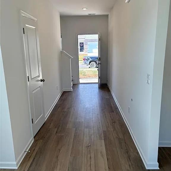 140 Red Maple Way — Photo 8