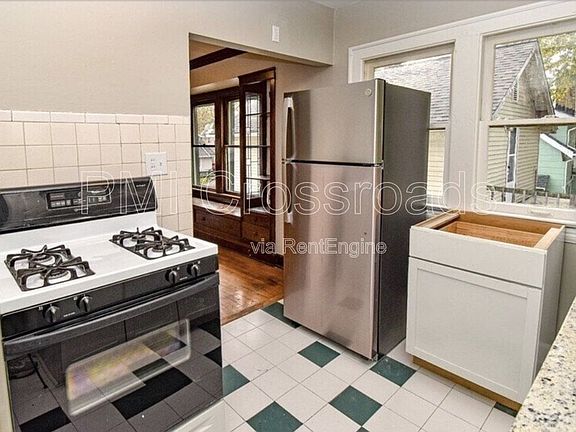 2nd image of 10208 Adelaide Ave