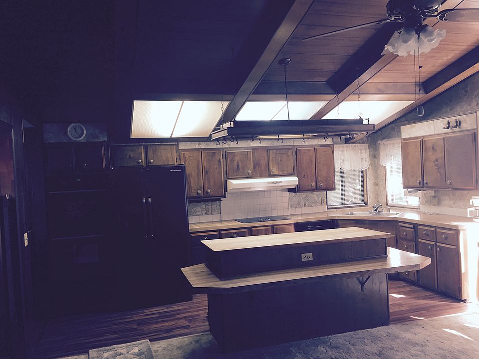 1st image of 1576 NE Furneys Ln