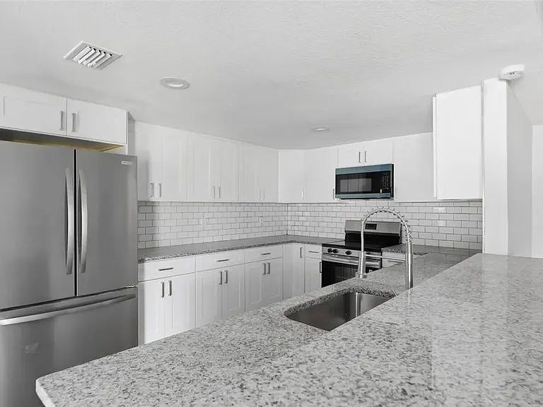 7608 Yachtsman Dr — Photo 6