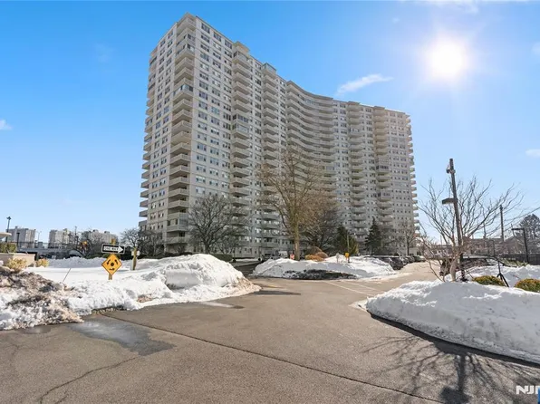 2000 Linwood Ave APT 6E, Fort Lee, NJ 07024