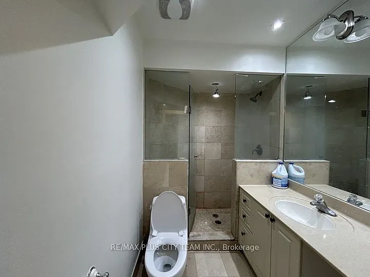 1745 Bathurst St #1 — Photo 9