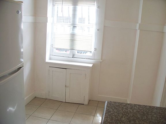 3rd image of 730 Stockton St #3