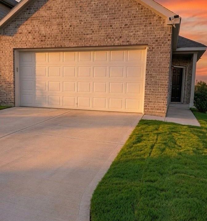 1st image of 1426 Desire Ln