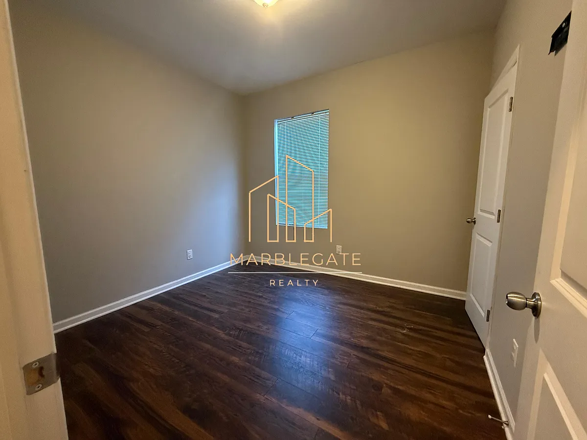 Building Photo - 813-815 S 14th St #2LL