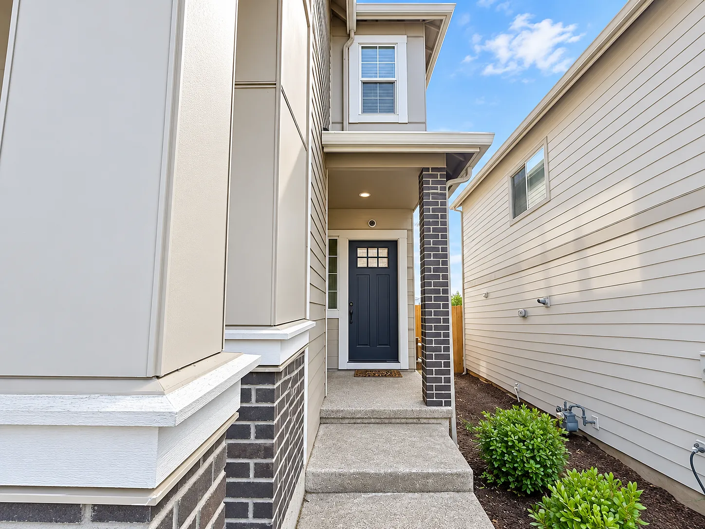 4 bed, 2.5 bath, 2190 sqft, $3,295 — Photo 2