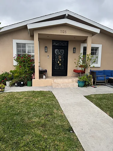 1125 La Puerta St Photo 1