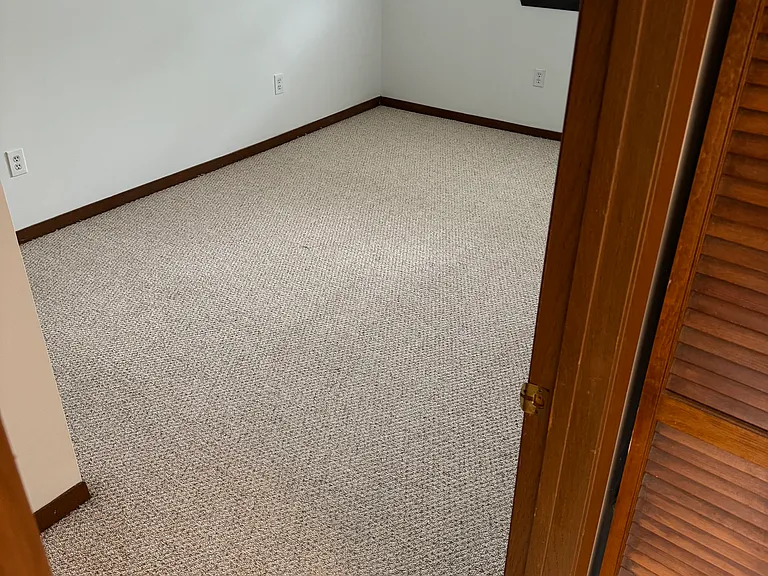 Hickory Estates — Photo 14