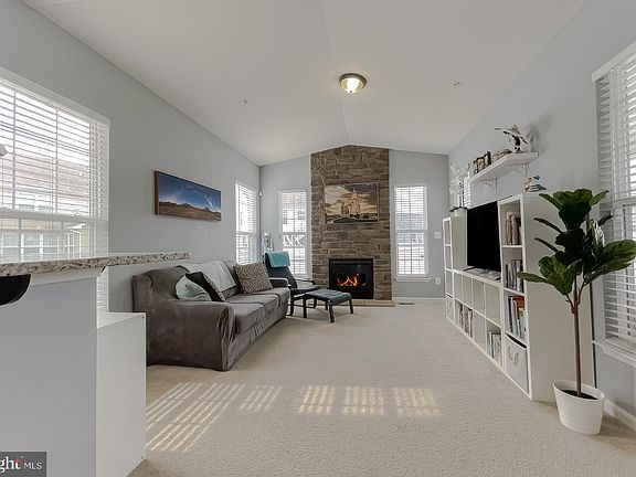 4th image of 22239 Scott Cir